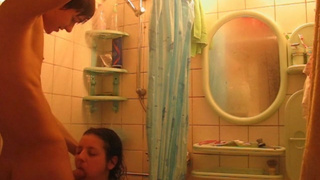 Кузен беспардонно выеб Дашеньку раком в ванной