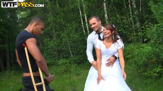 Madelyn - Outdoor hardcore after the wedding [hardfuckgirls.com, 2011].mp4